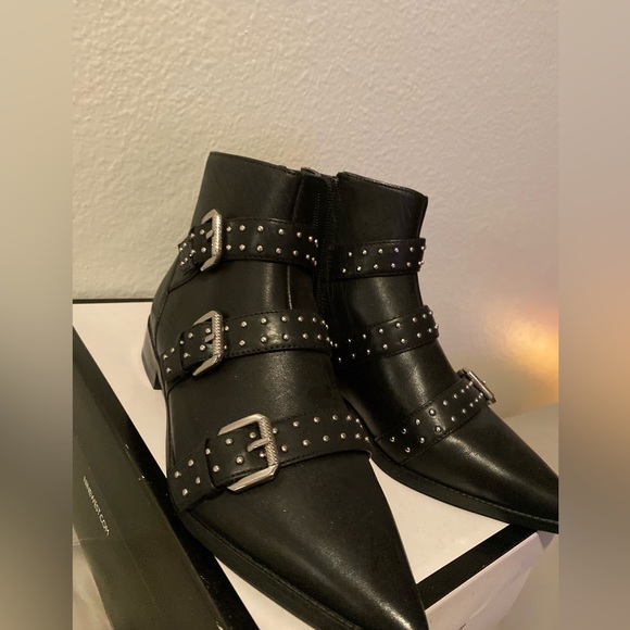 Nine West Shoes Seraphim Pointe Toe Booties. Never worn - Picture 3 of 8